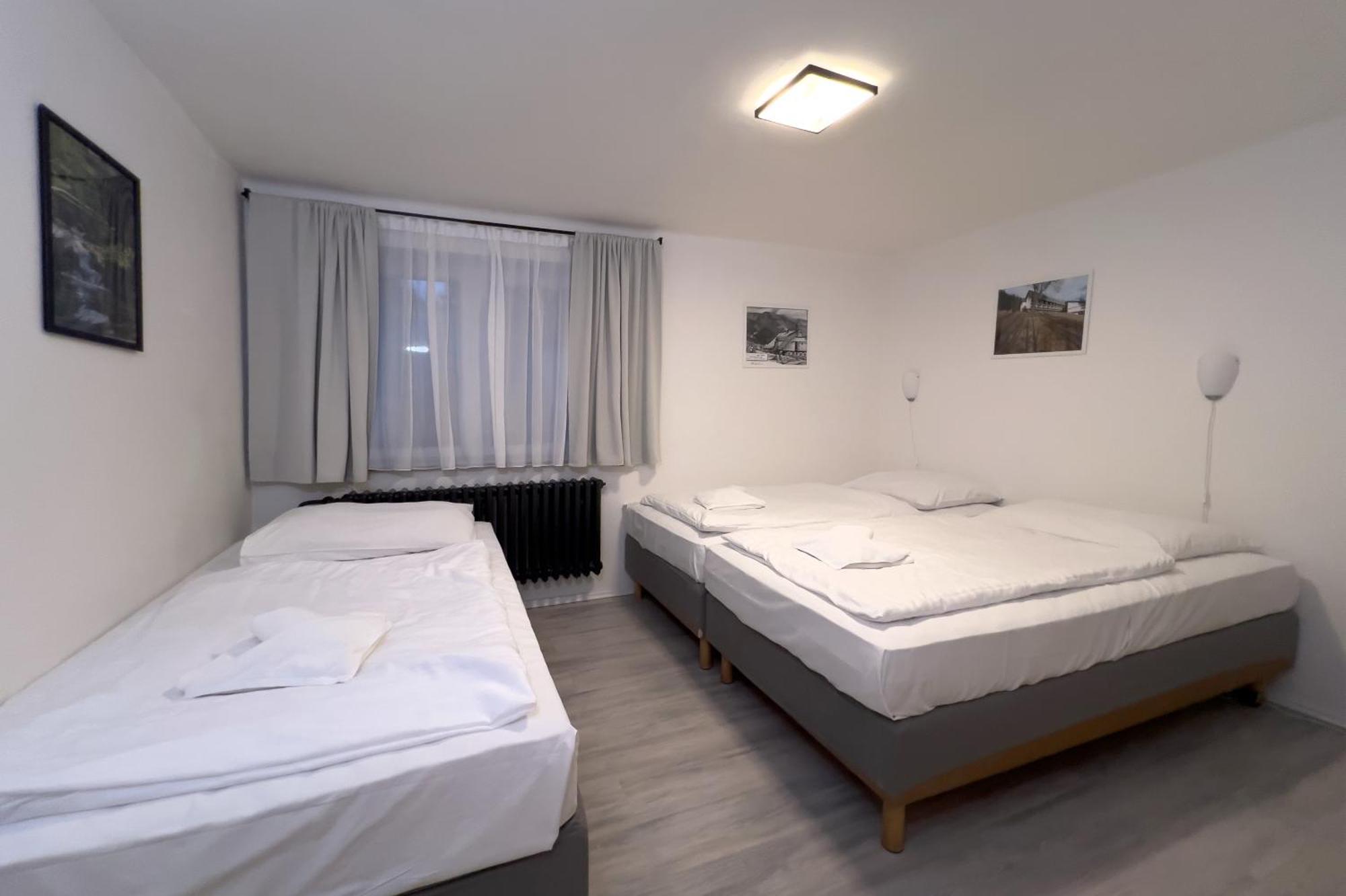 Hotel Horni Pramen Špindlerŭv Mlýn Rom bilde