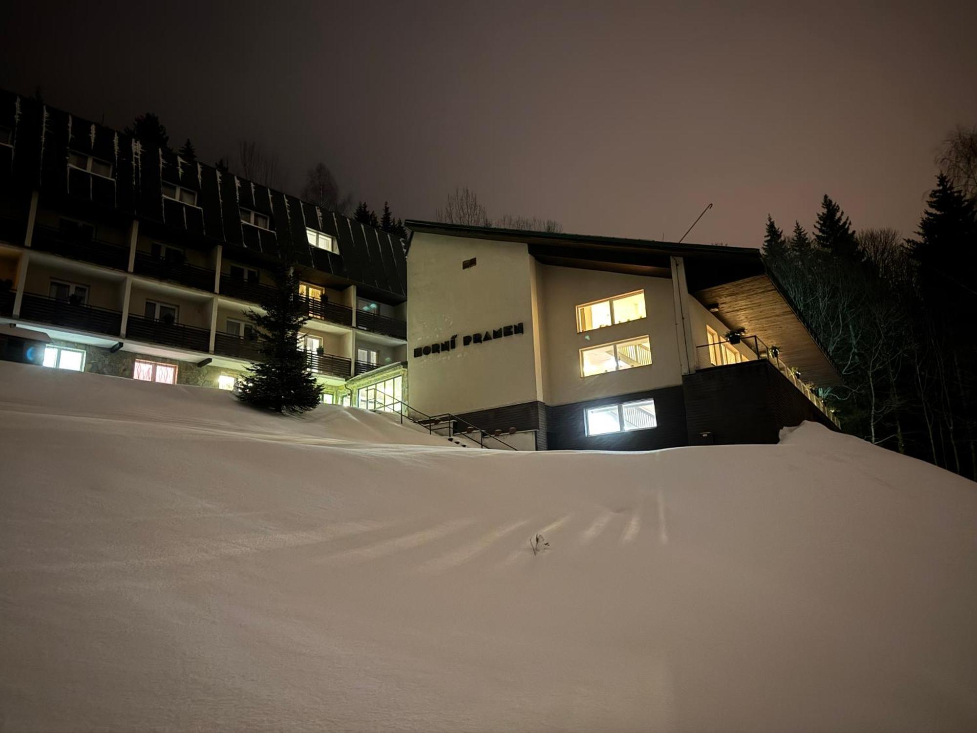 Hotel Horni Pramen Špindlerŭv Mlýn Eksteriør bilde